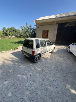 Tico moshinasi sotiladi