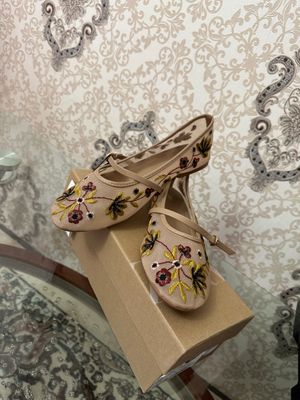 Zara brand Размер:40 Новый