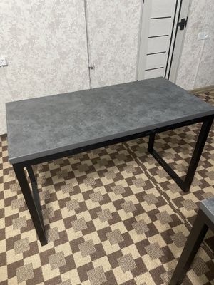 Stol sotiladi yuzasi 120x60 boʻyi 75