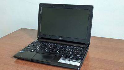 Netbuk Acer Aspire one 1/250 gb lik protsessor atom 1.60 ghz