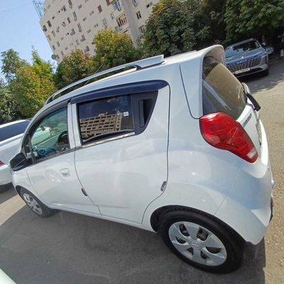 Срочно продаю Spark