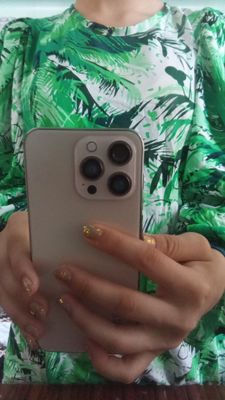 W16 pro max. Holati yangi ochilganiga Hali 3 oy bolmadi. Qizbola iwlat