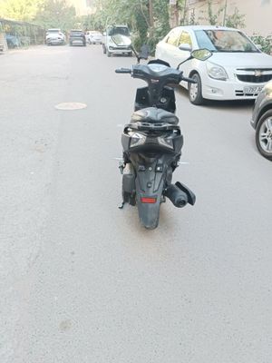Skuter sotiladi srochniga