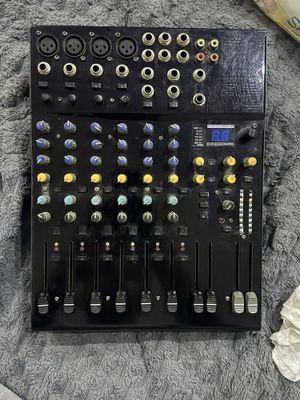 Behringer xenyx 1204fx sotiladi