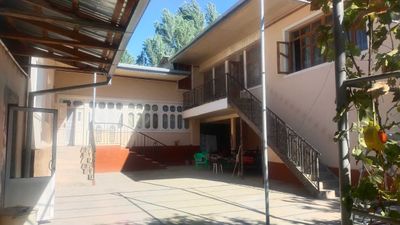 Уч кахрамон 10 км утганда, Сиргали махалласида ховли сотилади.