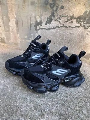Balenciaga cargo