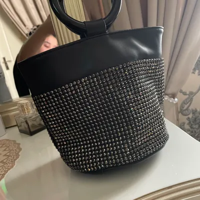 Sumkacha zapas toshlari zanjirlari bor