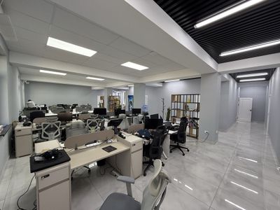 Продаеться офис 2 этаж 422 кв.м с готовым арендатором 5.000$ в месяц.