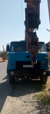 Avtokran maz sotiladi
