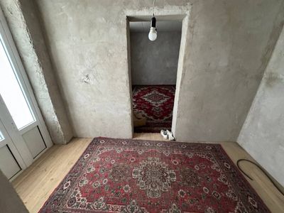 4stuxli uchastok Tends sotiladi Manzil MOSHIN BOZOR 3ta xona owxona +