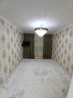 Qarshi shahridan 3 etaj 2 xona uy sotiladi