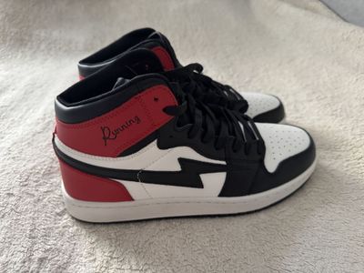 Продам Новые мужские кроссовки Nike