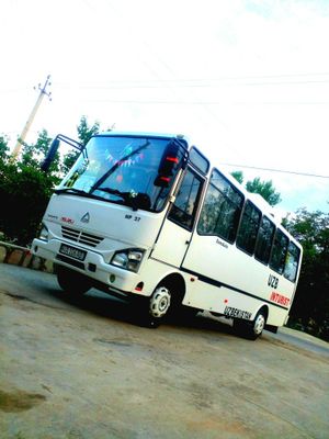 Isuzu avtobus sotiladi