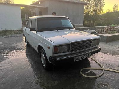 Vaz 2107 sotiladi