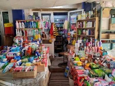 Орайлык базар закрытый артында магазин сатылады/аренда