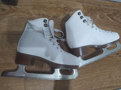 продам детскую обувь