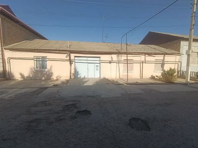 Кирпишни.Ермачит маҳалласида ховли сотилади