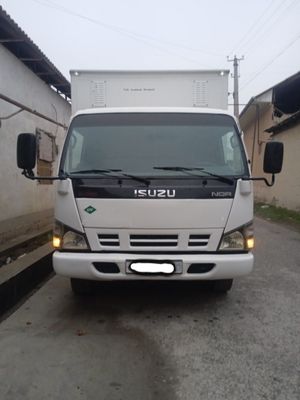 Isuzu Nqr 71 PL sotialdi