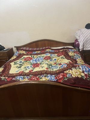 Спальный гарнитур продаетьса срочно