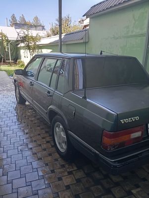 Автомобиль Volvo 740