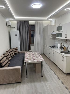 Сдается своя какртира в новостройке 50кв катартал базар, трц парус