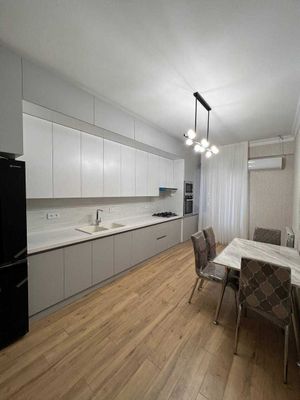 Новостройка Чехова. 120м2