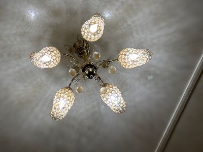 Люстра продается