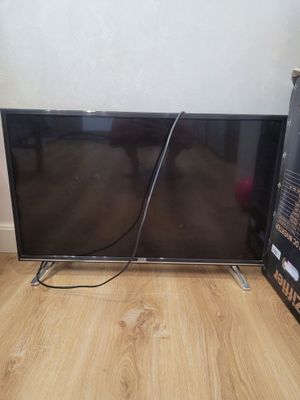 Телевизор Artel 32 смарт