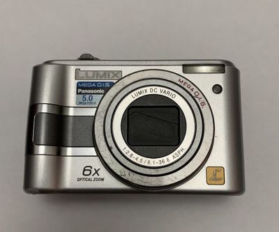 Продам цифровой фотоаппарат Lumix