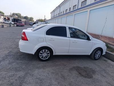 Сирочни сотилади нехиа