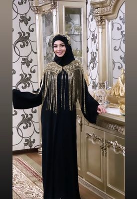 Dubai abaya