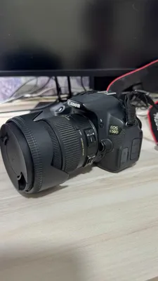 Цифровая зеркальная фотокамера Canon EOS 650D
