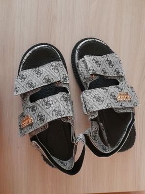 Guess oyoq kiyim 39 razmer 500 000 so'm