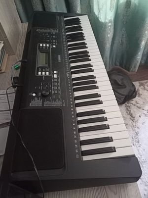 Синтезатор б/у — отличное состояние, есть нюанс