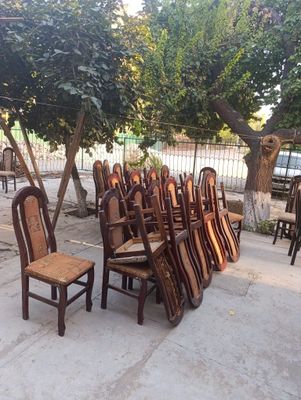 To'yhona stol stullari sotiladi