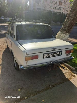 Vaz 21011 sotiladi
