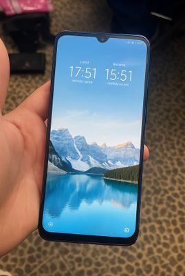 Продаю телефон Redmi в отличном состоянии .