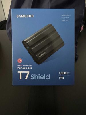 SAMSUNG T7 Shield 2TB, Portable SSD! Новый запечатанный в коробке!
