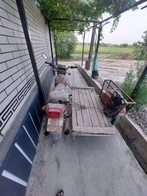 Motosikl narhi 100$ yuradi tormizda ozgina remonti bor