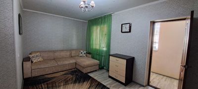 Однокомнатная квартира переделанная в двухкомнатную. Рядом с ст метро
