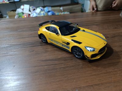 mersedes benz oʻyinchogʻi 1:18