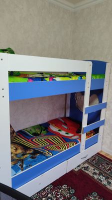 кровать двухэтажный