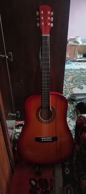gitara sotildi holati yangi