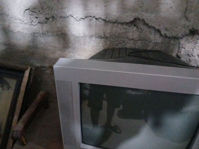 Старый телевизор в хорошем состоянии