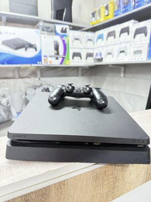 Продается игровой консол Sony Playstation 4 slim