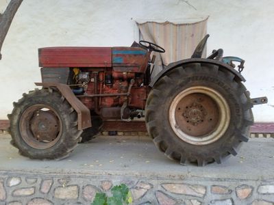 V-445 Ruminski mini traktor sotiladi.