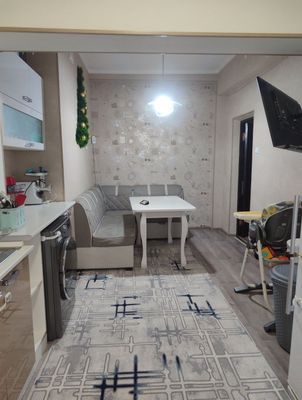 срочно продается своя 2-ком квартира.