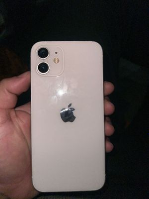 Nomi iphone 12.