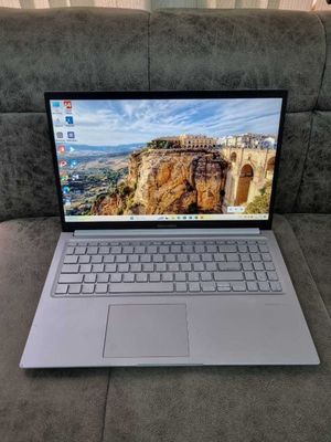 Asus Vivobook i3 1220P 8/512