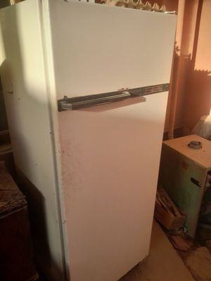 Продаётся рабочий холодильник
